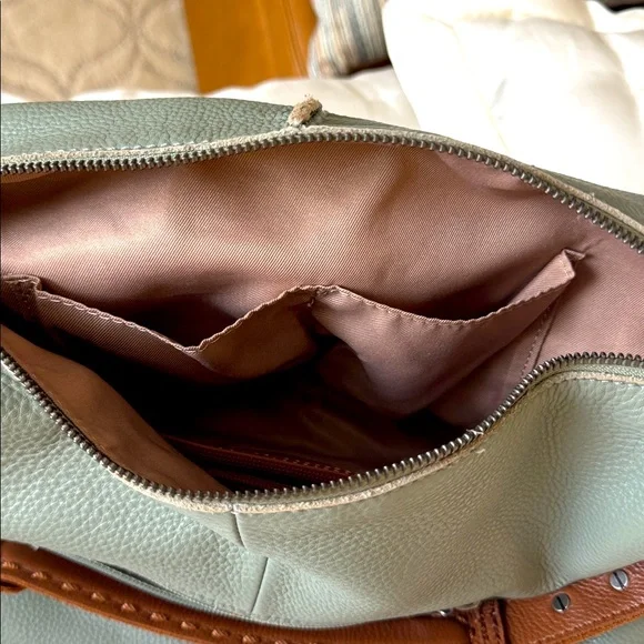 The sak Meadow Pebbled Leather Bag with Adjustable Saddle Leather Shoulder Strap - Picture 7 of 8